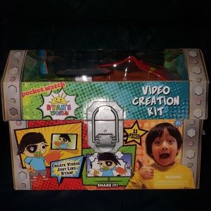 RYAN'S WORLD Video Creation Kit Trunk Surprise